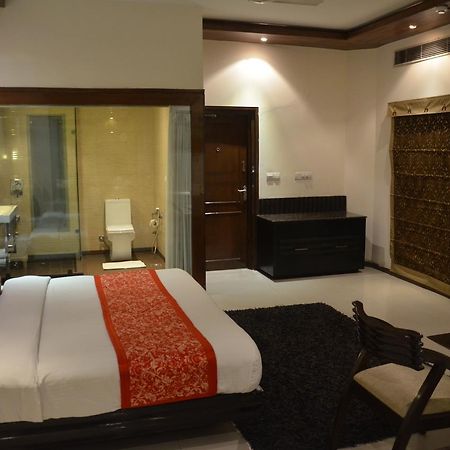 Hotel Klg International Zirakpur Exterior photo