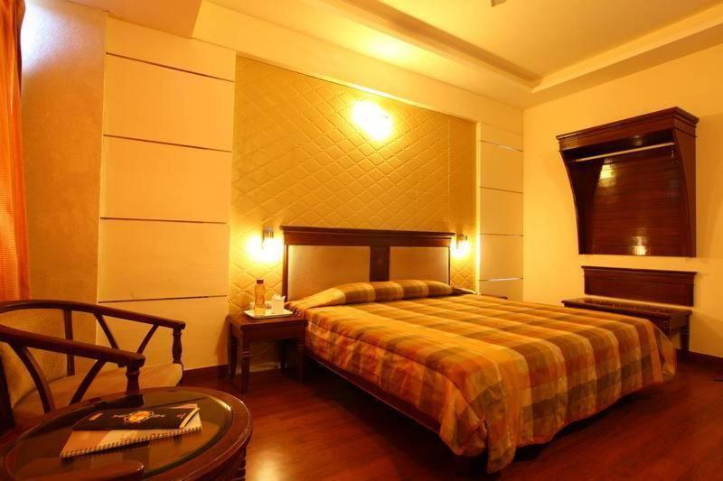Hotel Klg International Zirakpur Exterior photo