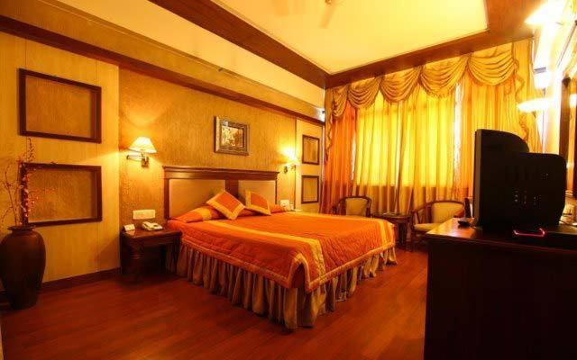 Hotel Klg International Zirakpur Exterior photo