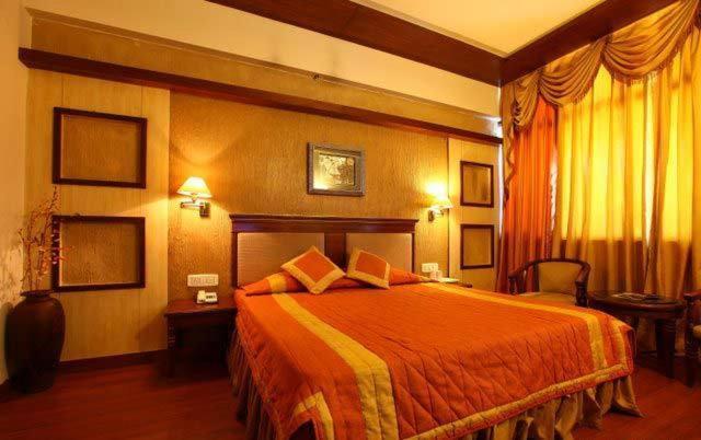 Hotel Klg International Zirakpur Exterior photo