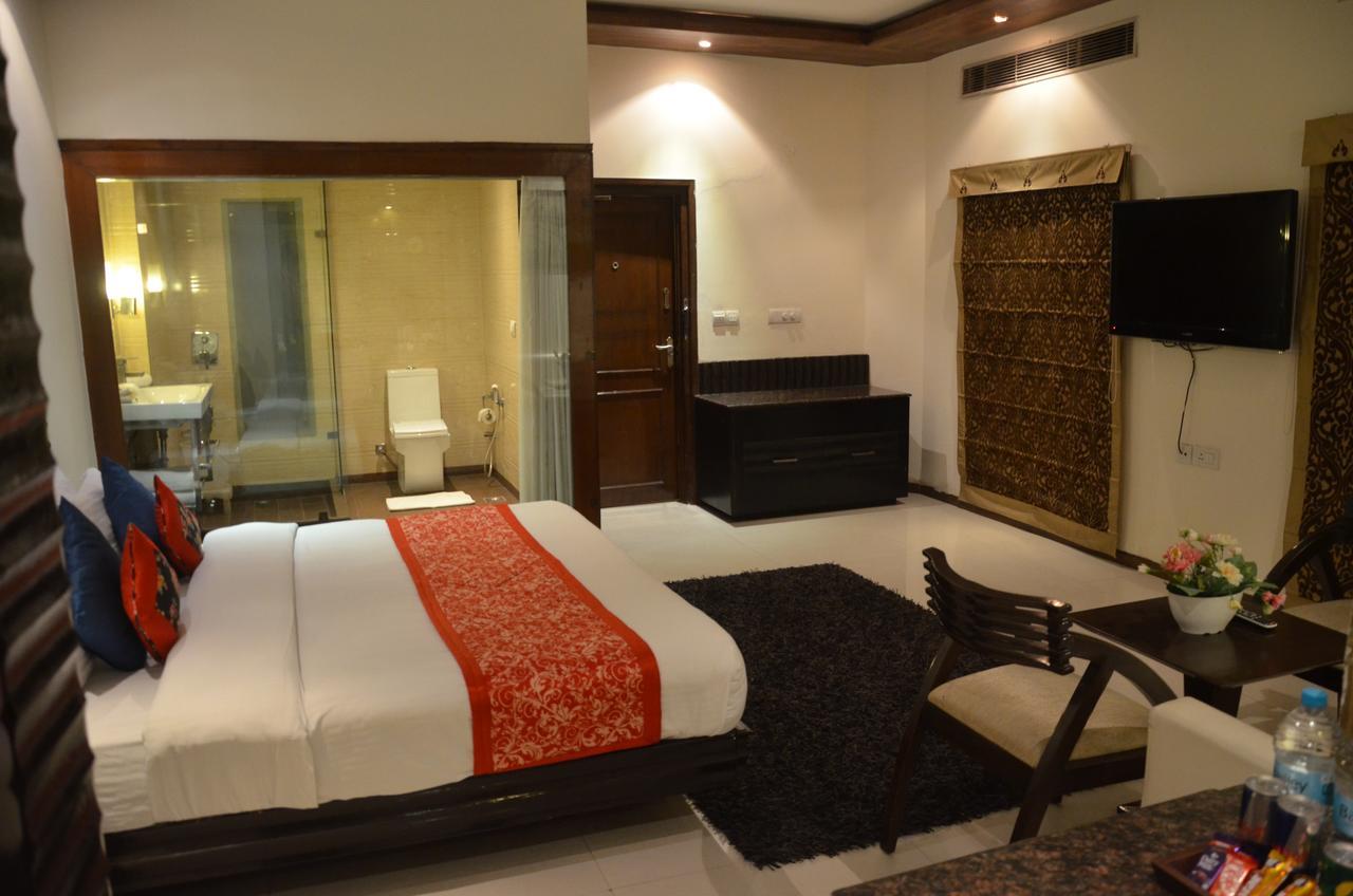 Hotel Klg International Zirakpur Exterior photo