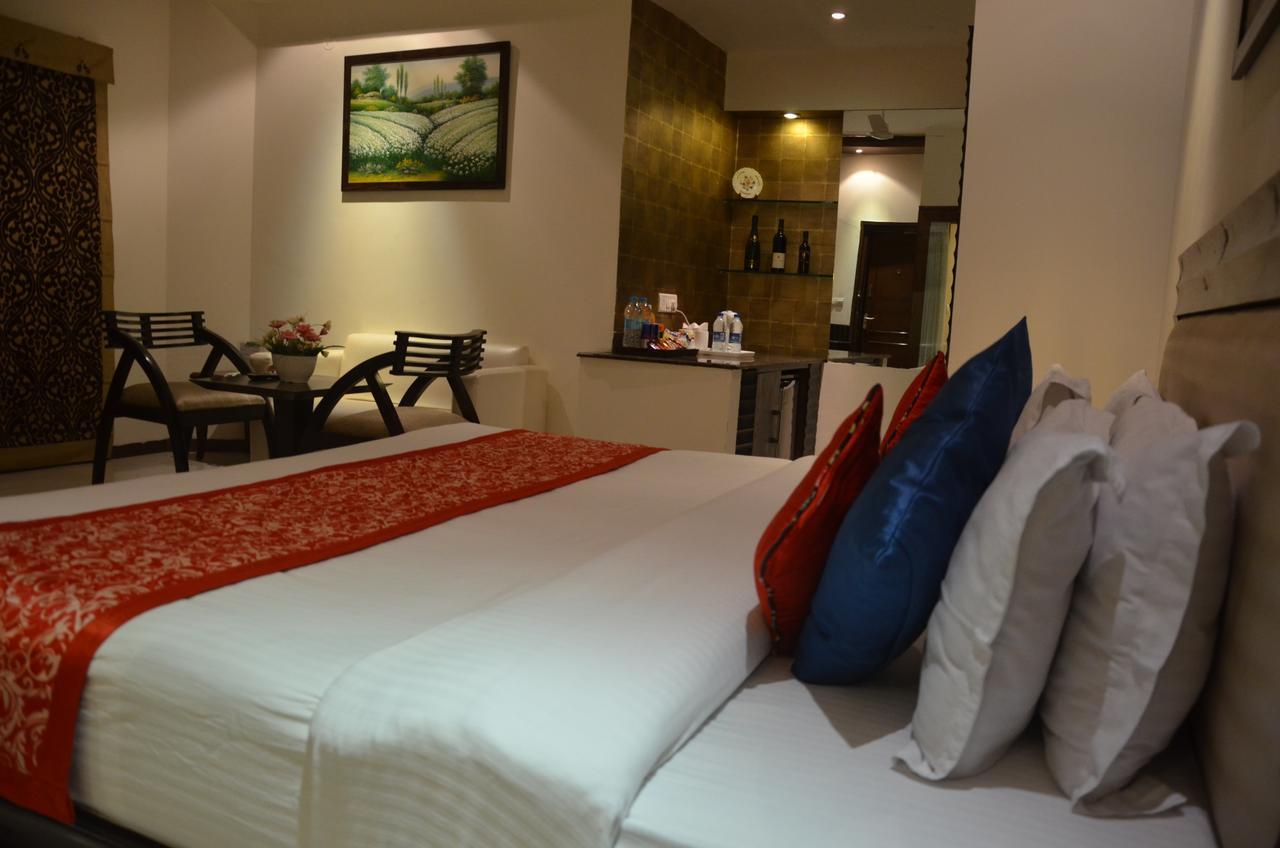 Hotel Klg International Zirakpur Exterior photo