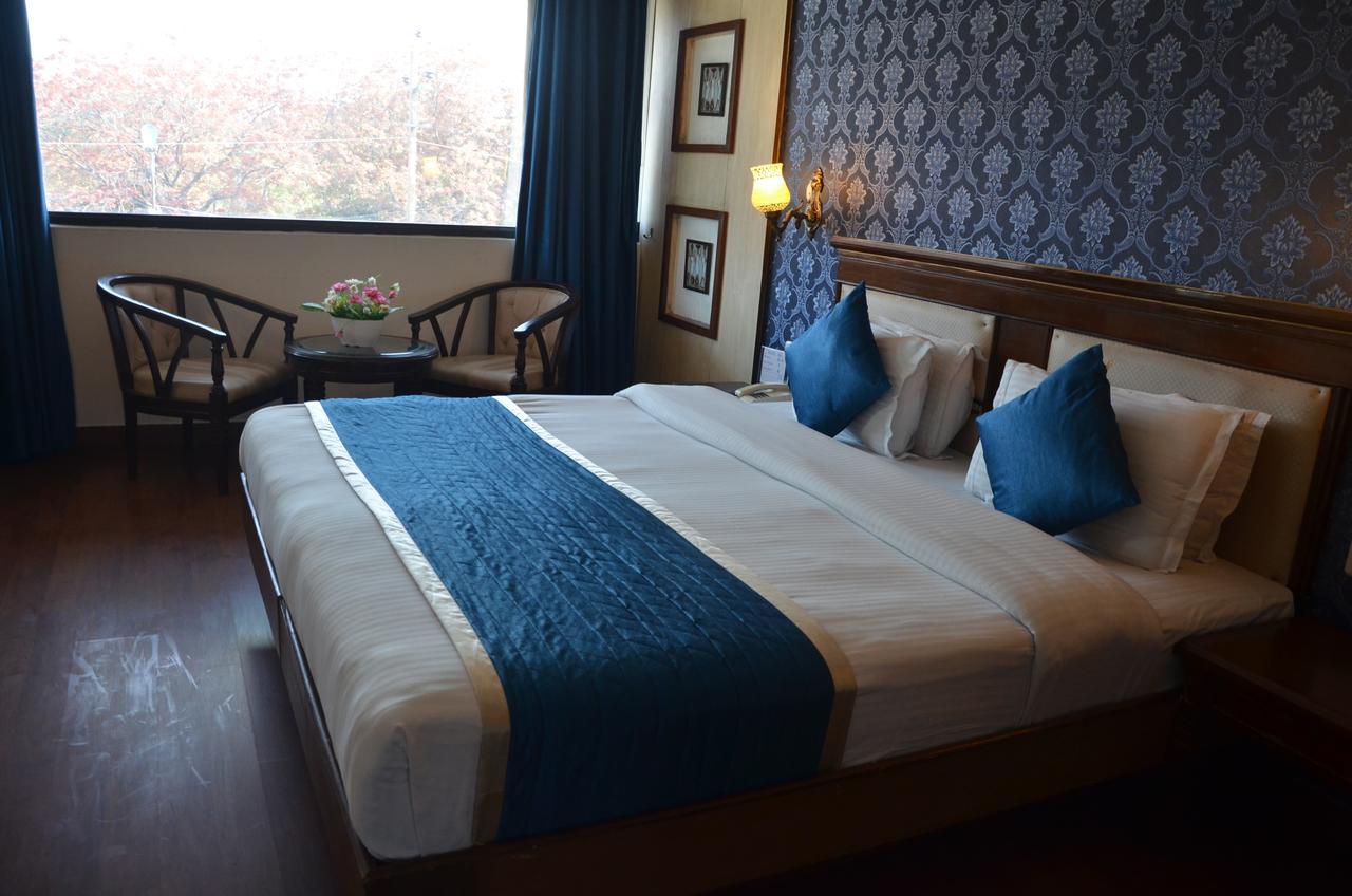 Hotel Klg International Zirakpur Exterior photo