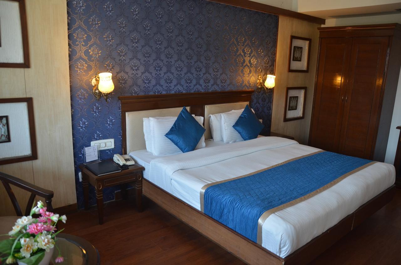 Hotel Klg International Zirakpur Exterior photo